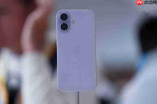 iPhone 17首发上手：Pro级屏幕下放 再换回16感觉很卡