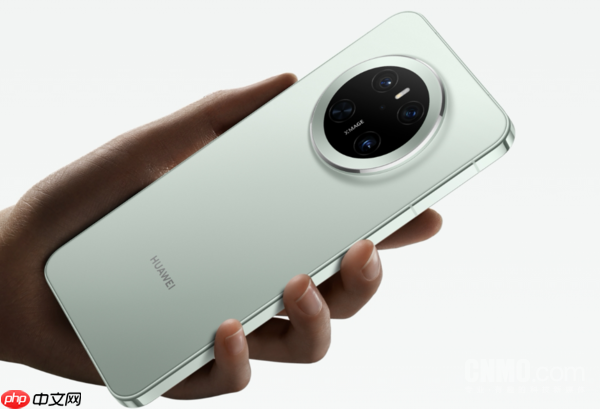 华为Mate80系列影像模组设计亮相：采用对称环形布局