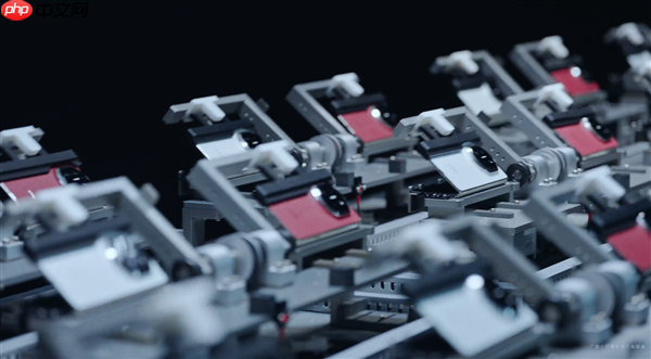 华为Mate X7搭载全新折叠玄武架构：更耐摔、80℃热水也不怕