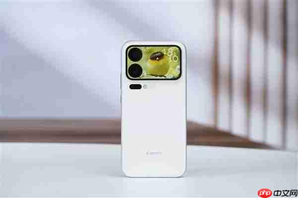 卢伟冰：小米17系列销量已破200万 是双11唯一能对抗iPhone的产品