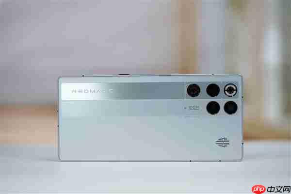 内置24000转/分钟风扇！红魔11 Pro图赏