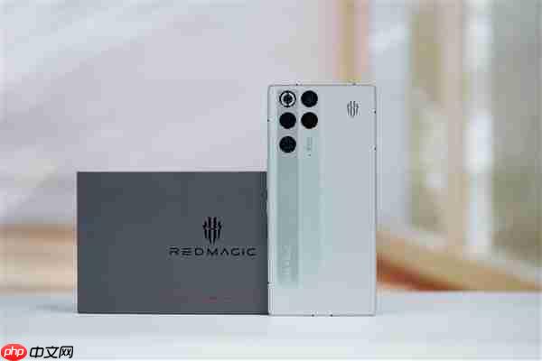 内置24000转/分钟风扇！红魔11 Pro图赏