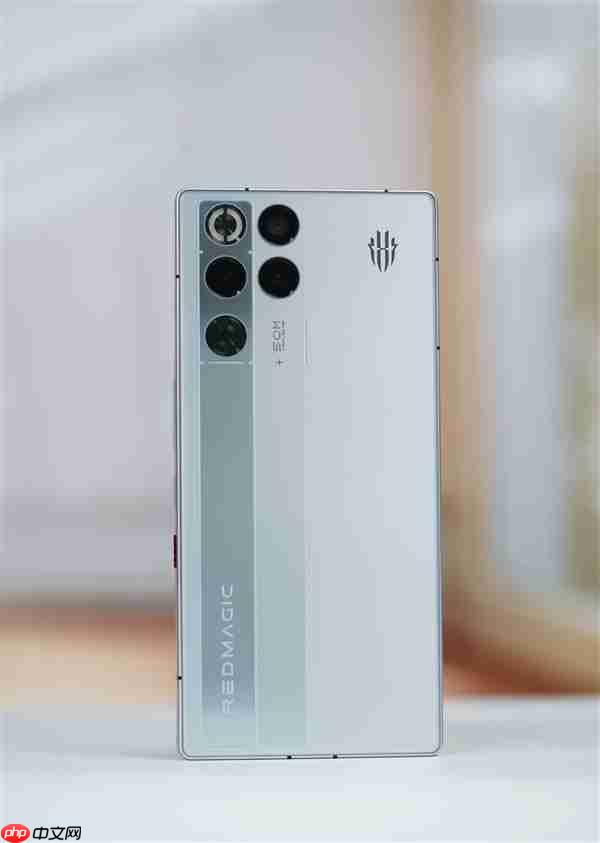 内置24000转/分钟风扇！红魔11 Pro图赏