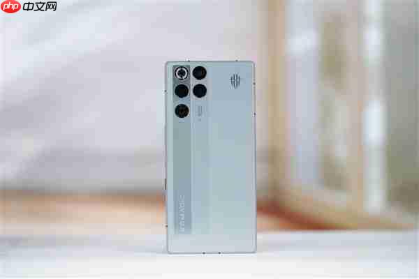 内置24000转/分钟风扇！红魔11 Pro图赏